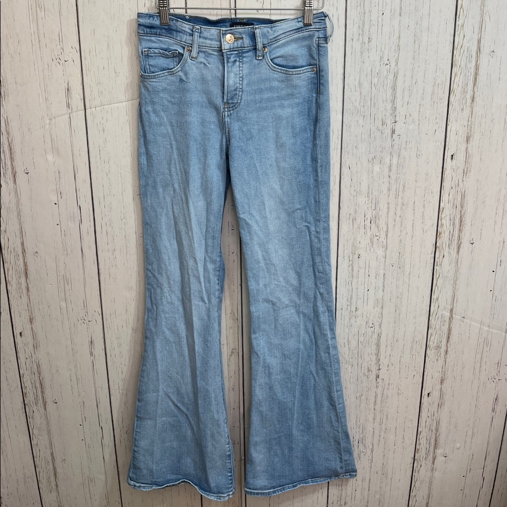 Express High waist boot cut Lightwash Blue Denim Gold White Brand Tag Accent 2